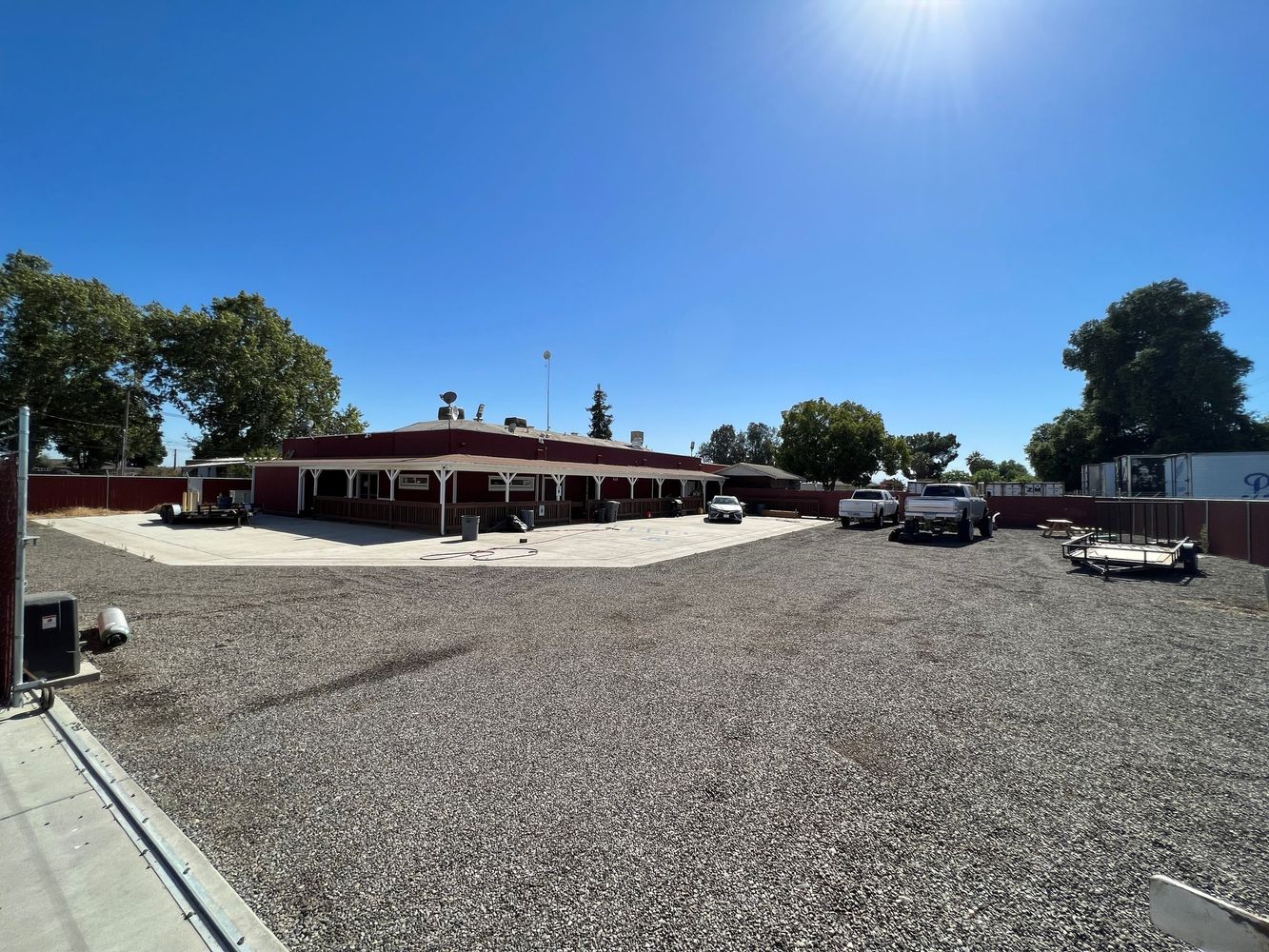 Turn Key Bar & Apartment in Riverdale, CA: 5020 19 1/2 Ave, Riverdale, CA 93656